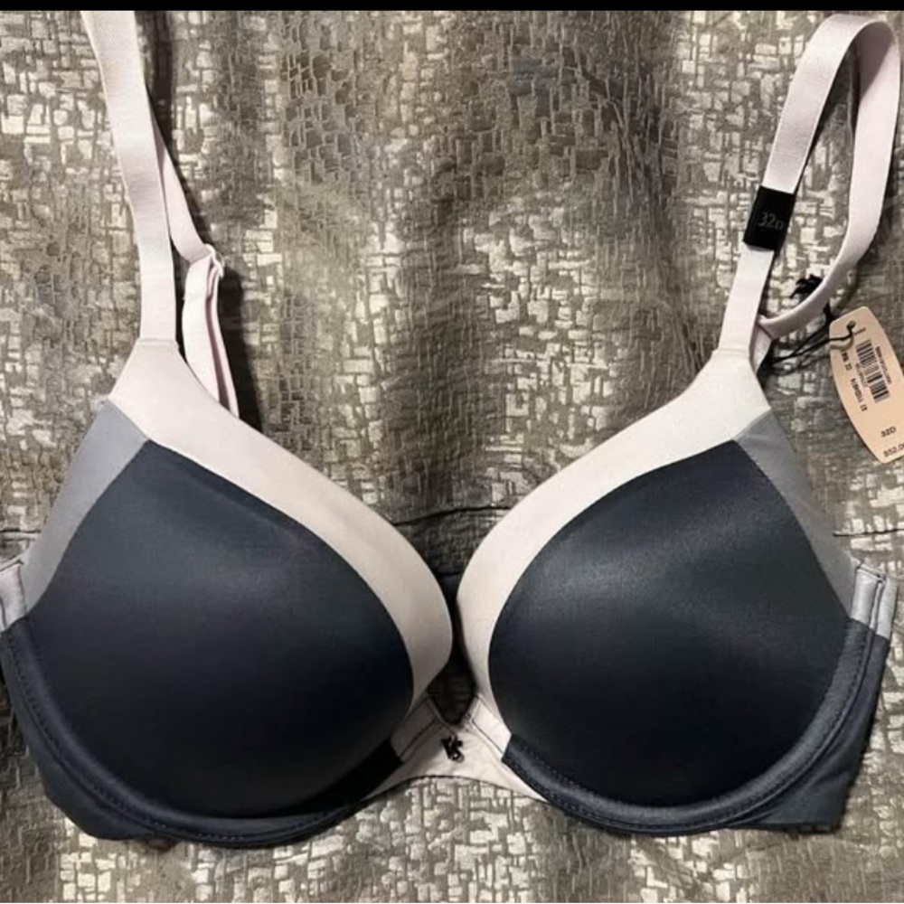 Victorias Secret Bra 32D